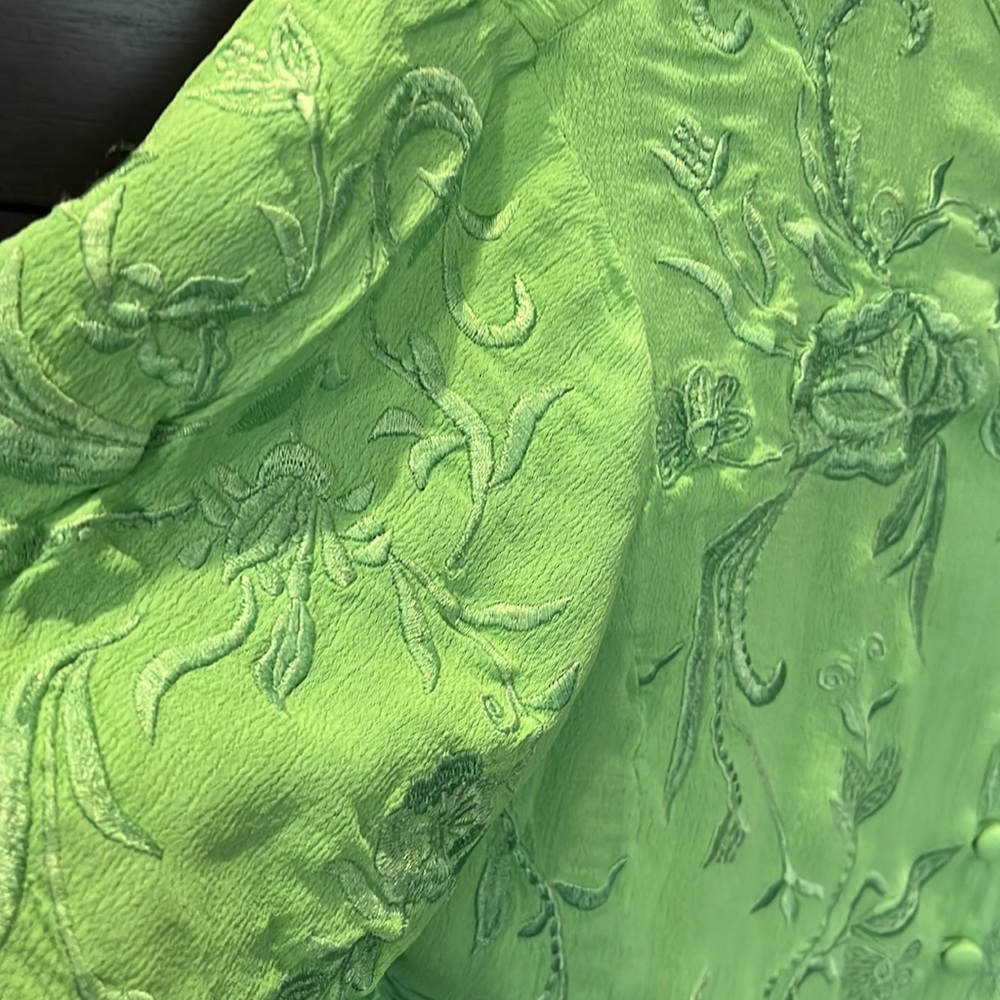 Worn once beautiful Lime Green Blouse by Together! Size 8 - Picture 4 of 16